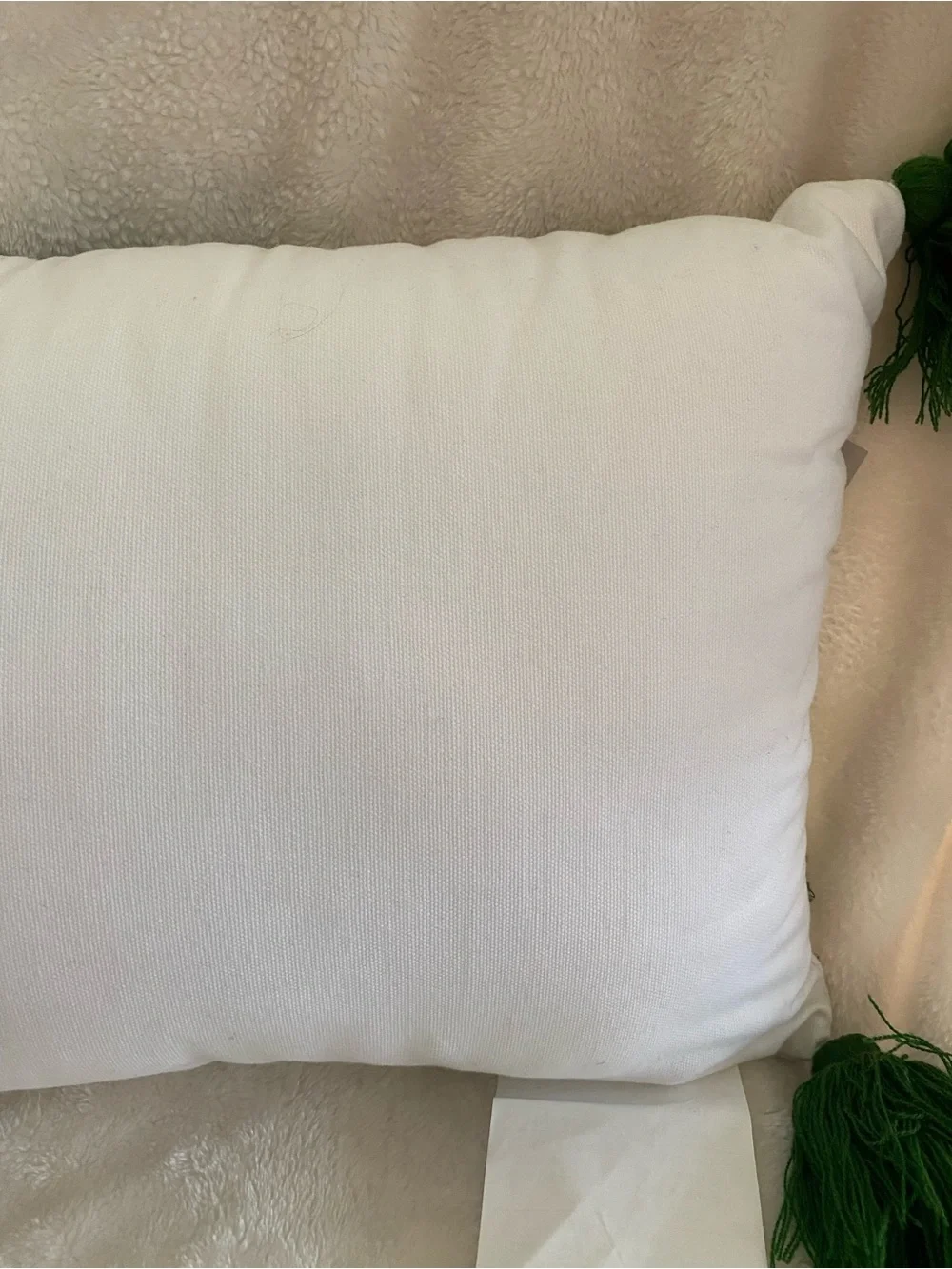 Holiday 'Merry Christmas' Decorative Pillow - White and Green with tassels
